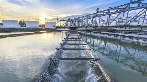 Water treatment tank
